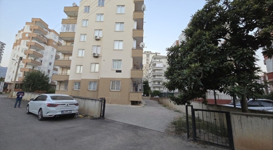 3'üncü kattan düşen aile hekimi öldü