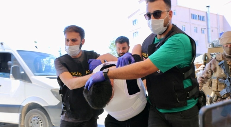 Eskişehir'de bıçaklı, baltalı dehşet! Tutuklandı