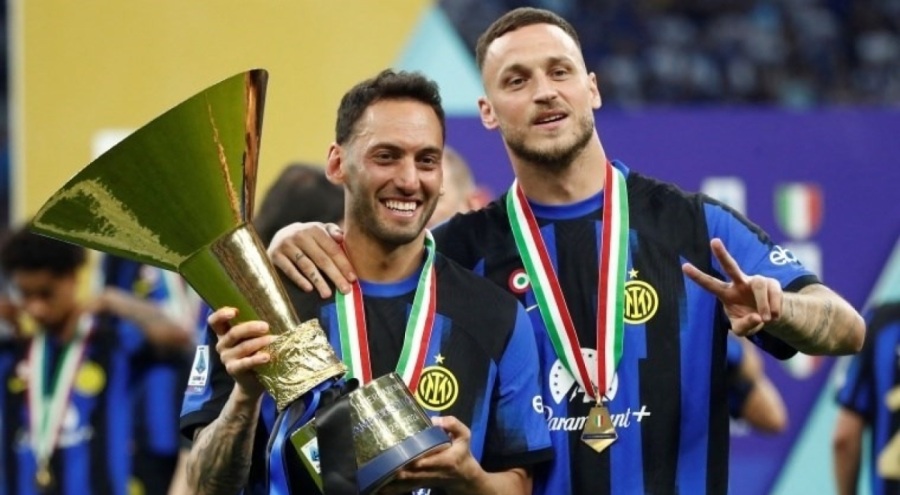 Hakan Çalhanoğlu'ndan transfer açıklaması!