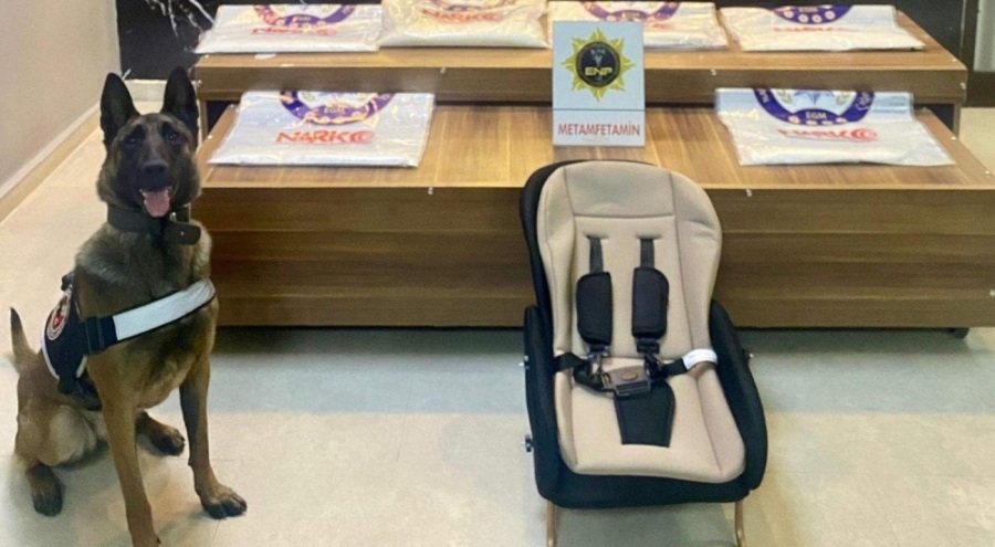 Bebek arabasından kilolarca uyuşturucu çıktı