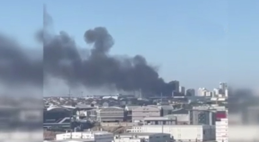 Zincir marketin deposunda yangın