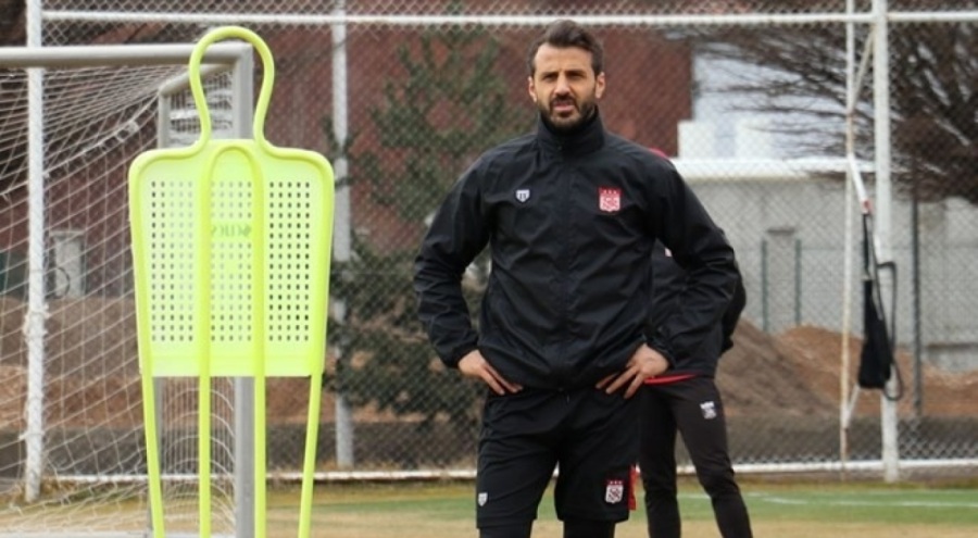 Kocaelispor, Caner Osmanpaşa'yı renklerine bağladı