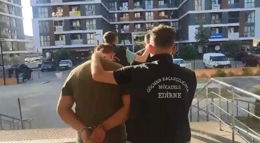 Kaçak göçmenlerin arasından FETÖ firarisi çıktı