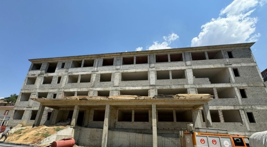 Okul inşaatında feci ölüm! Asansör boşluğuna düşen bekçi can verdi