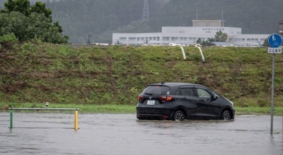 Japonya'da tayfun alarmı! 497 uçuş iptal edildi