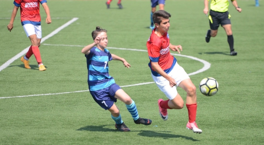 Bursalı genç futbolcu Sertan Vatansever, FK Krumovgrad'a transfer oldu