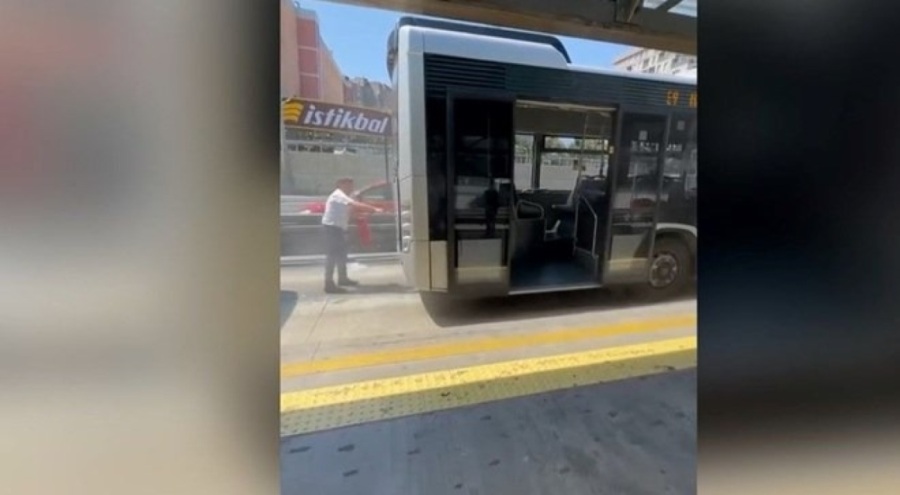 Metrobüste yangın: Seferler bir süre aksadı