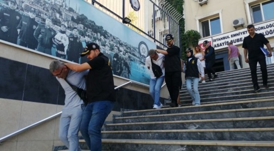 Sahte bankacılardan 750 bin liralık vurgun! 4 kişi yakalandı