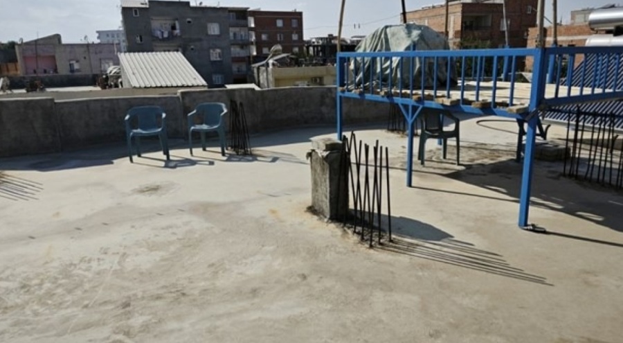 Damda uyurken göğsüne yorgun mermi isabet etti