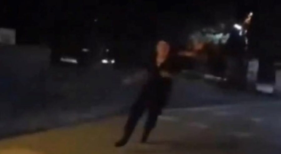 17 yaşındaki saldırgan önüne geleni bıçakladı! Ölü ve yaralılar var