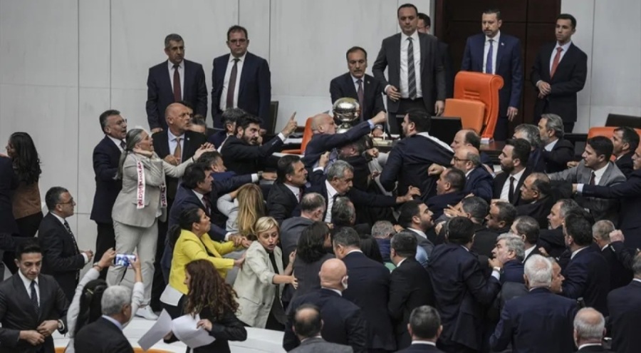 TBMM kavgalı oturumun ardından tatile döndü, süreç nasıl işleyecek?