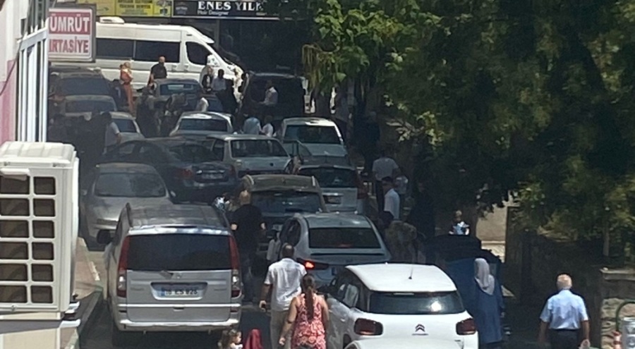 Bursa'da meşale yakıp yolu kapattılar!