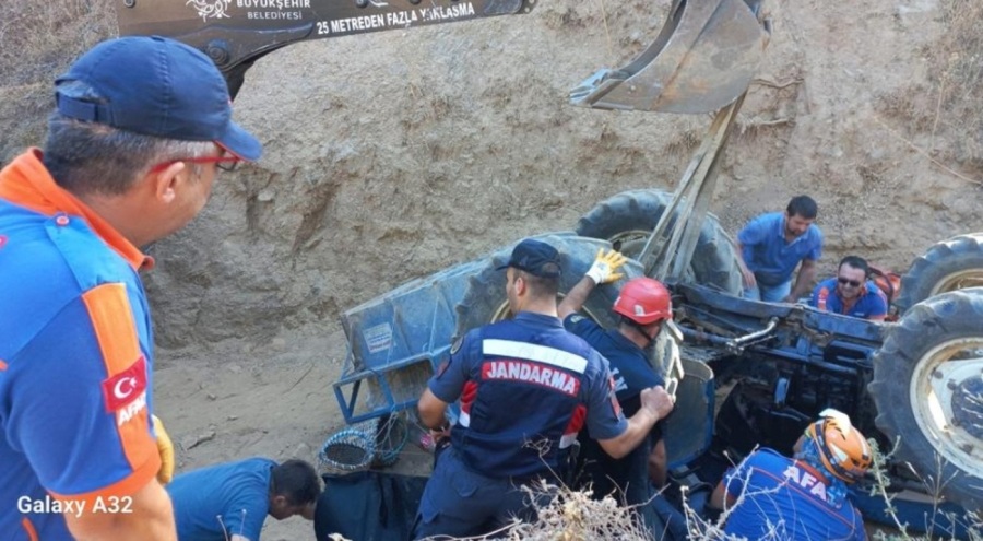 Bozdoğan'da traktör devrildi
