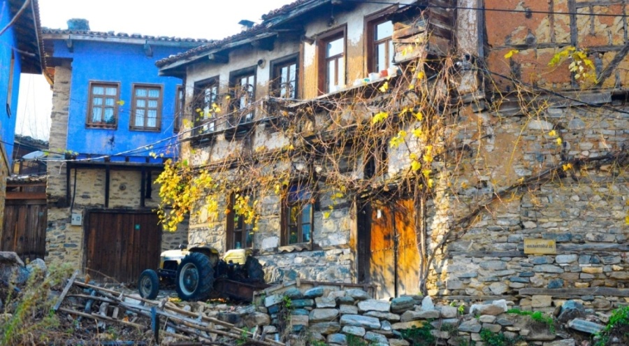 Bursa'da 700 yıllık Cumalıkızık, her gün binlerce kişiyi ağırlıyor