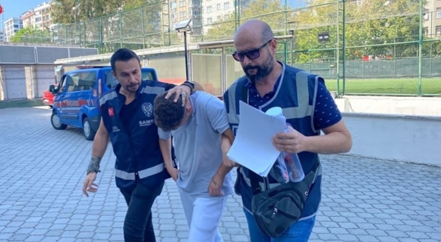 Annesiyle tartışan babasını sırtından ve karnından bıçakladı