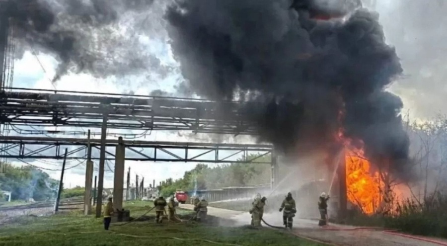 Rusya'da petrokimya tesisinde patlama