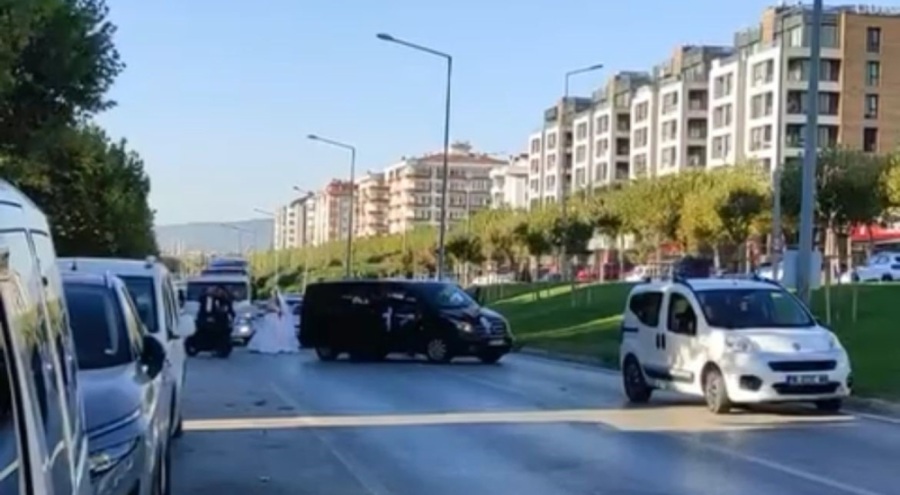 Bursa'da düğün konvoyu FSM'yi kapattı! Dakikalarca oyun oynadılar