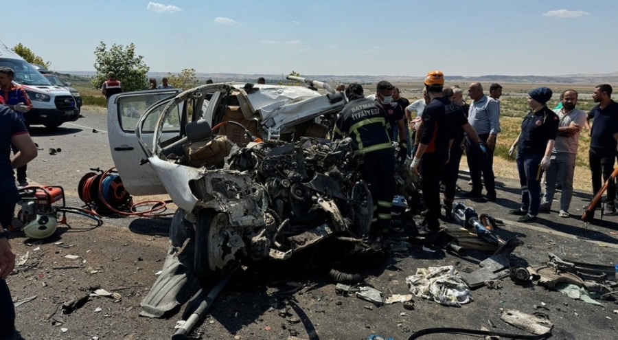 Düğün yolunda feci kaza! Çok sayıda can kaybı