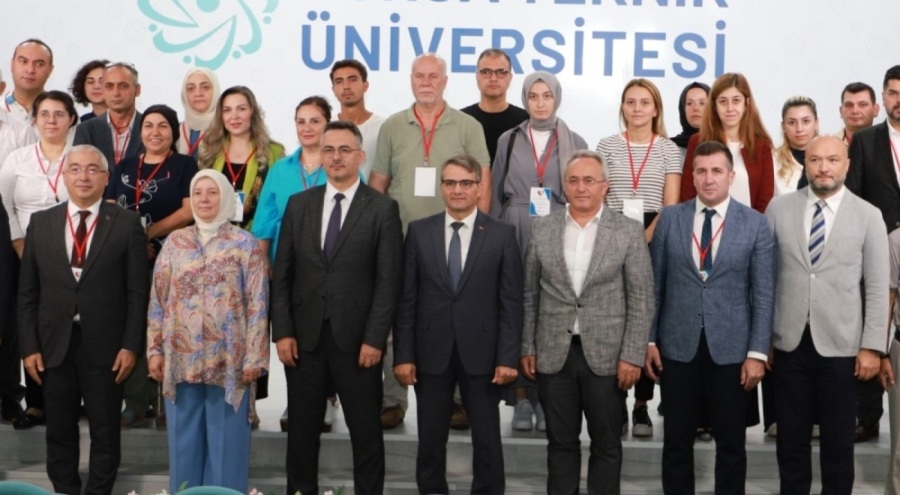 Bursa'da otizmli bireylerin ihtiyaçları masaya yatırıldı