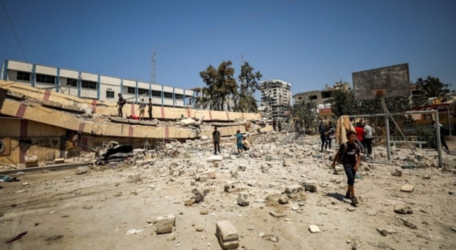 İsrail ordusu yerinden edilmiş ailelerin barındığı okulu vurdu