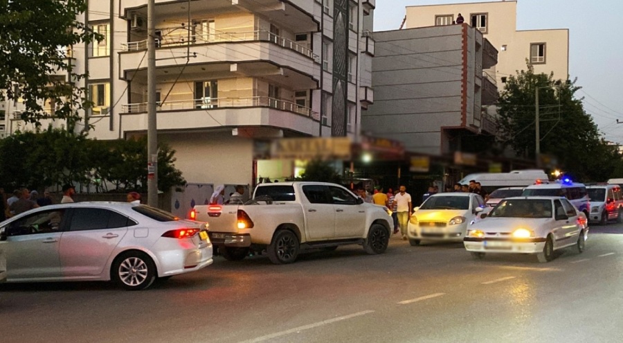 Sürücülerin yol verme kavgası kanlı bitti