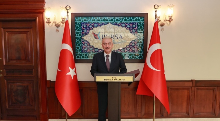 Bursa'nın yeni Valisi Erol Ayyıldız devir teslim töreni sonrası göreve başladı