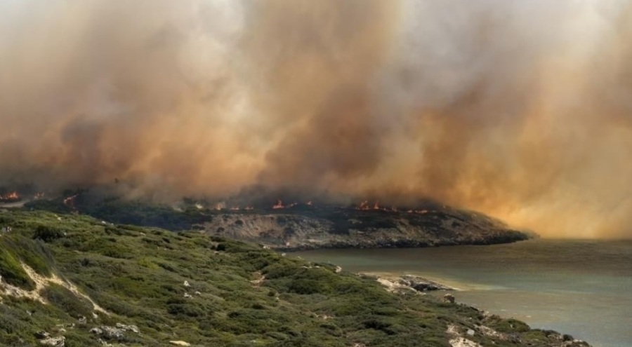 Bozcaada'da otluk alanı ateşe veren şüpheli kamerada