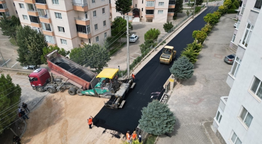 İnegöl'de asfalt çalışmaları yapılıyor