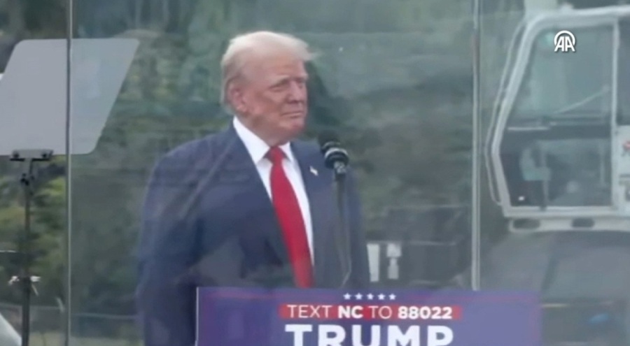 Suikast girişimi sonrası ilk miting: Trump,kurşun geçirmez cam ardından konuştu