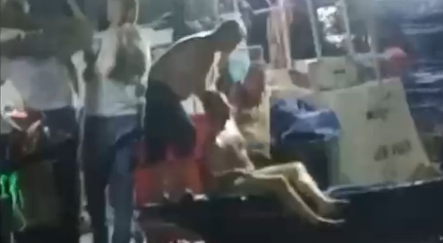 Bursa'da denize giren sarhoş adamı balıkçılar kurtardı