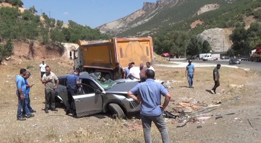 Kamyon ile otomobil çarpıştı: 2'si ağır 7 yaralı