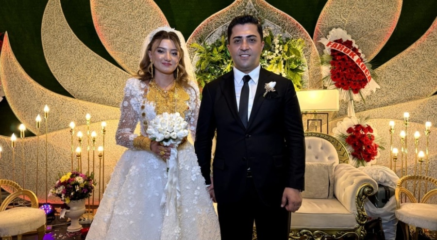 Düğünde gelin ve damada 5 milyon lira ve 4 kilo altın takıldı