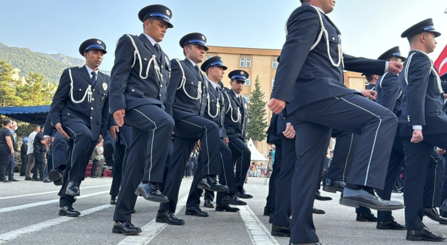 Bursa Polis Meslek Eğitim Merkezi'nde yemin töreni yapıldı