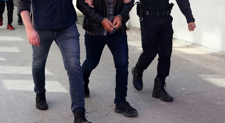 Manisa'da terör propagandasına 3 gözaltı