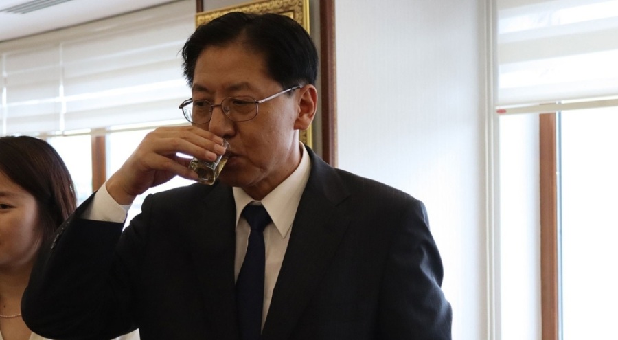 Çin Büyükelçisi Liu Shaobin, Rize çayını puanladı