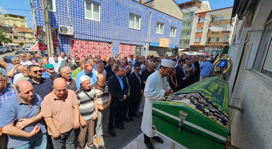 Selahattin Adıgüzeller'in annesi son yolculuğuna uğurlandı