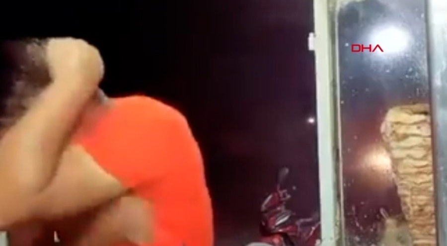 Dönerciye sosyal medyada canlı yayın yaptığı sırada silahlı saldırı!