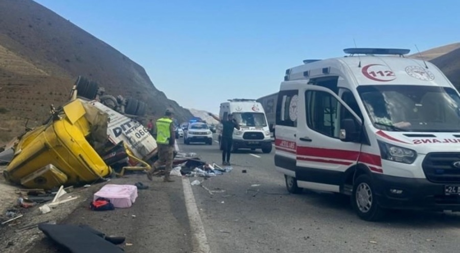 Erzincan'da katliam gibi kaza: 4 ölü, 2 yaralı