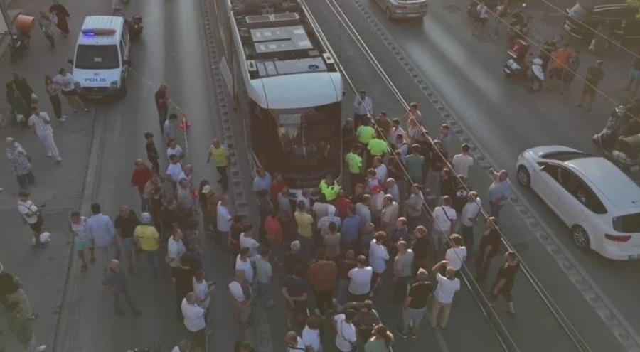 Tramvayın çarptığı adam feci şekilde can verdi