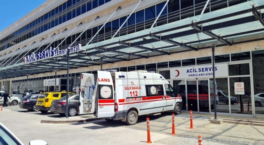 Görme engelli kişi balkondan düşüp can verdi