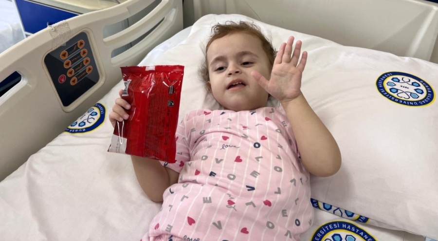 Bursa'da Zeynep kadavradan karaciğer nakli ile yaşama tutundu!