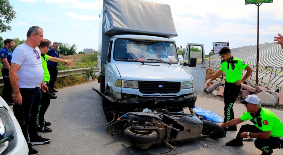 Feci kaza! Aile sinir krizi geçirdi, sücüsü aracı bırakıp kaçtı