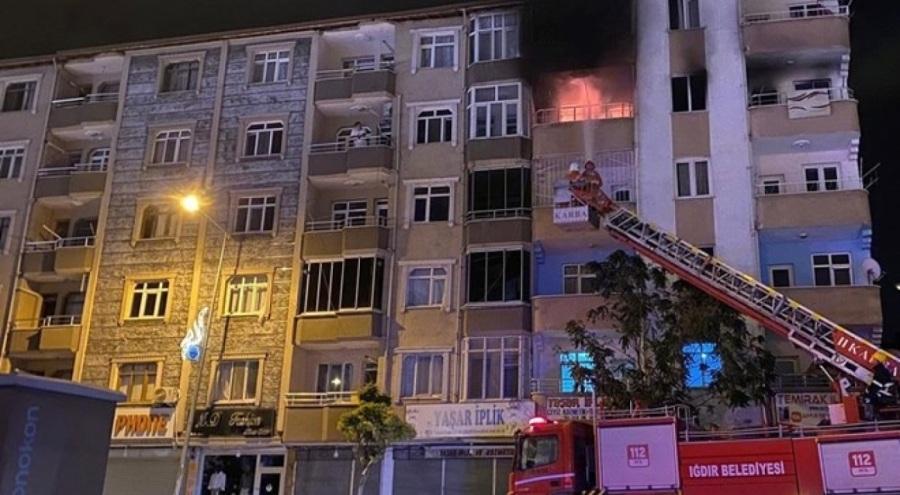 Apartman yangını! 'Kiracı evi ateşe verdi' iddiası