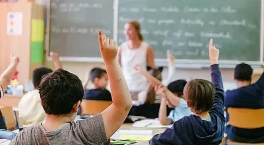 MEB'ten yeni karar: Öğretmenler derse böyle girecek