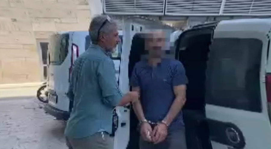 Arazi meselesi nedeniyle kuzenlerine orakla saldırdı