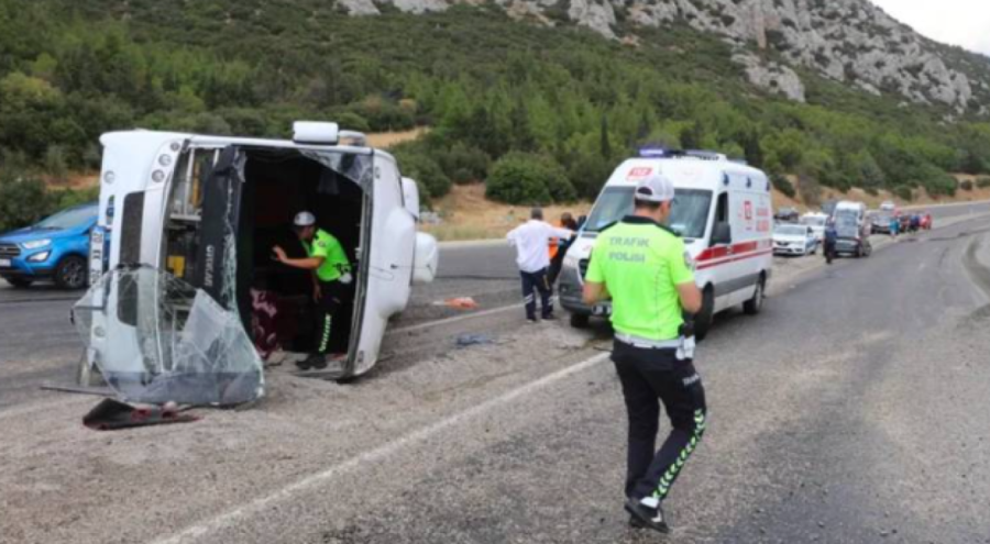 Düğün yolunda kaza can aldı!