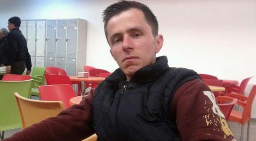 Bahçesine giren sürünün çobanını öldürdü