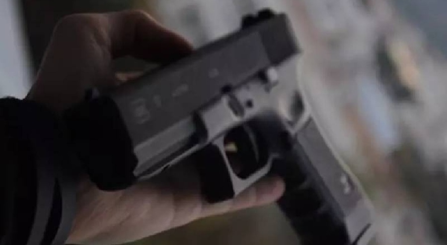 5 yaşındaki çocuk silahla kendini vurdu