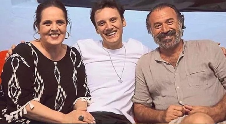 Edis'in anne ve babası boşandı
