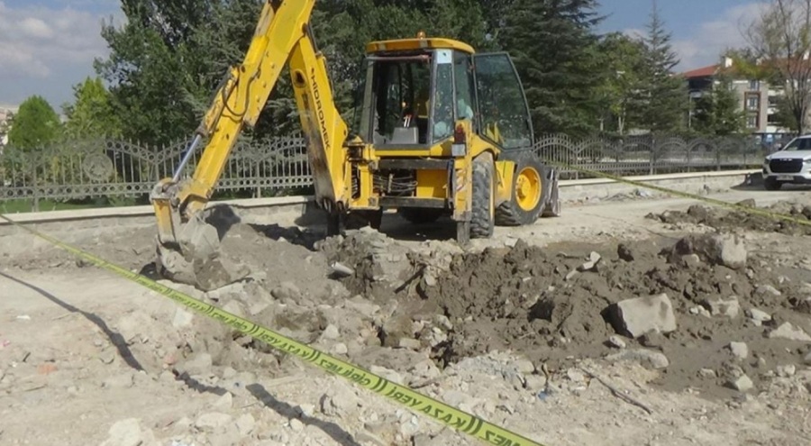 Yıkım çalışması yapılan alanda kemikler bulundu